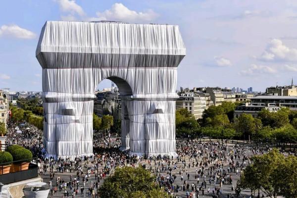 巴黎凱旋門被包起來了，法國人是不是傻了，告訴你背後的故事