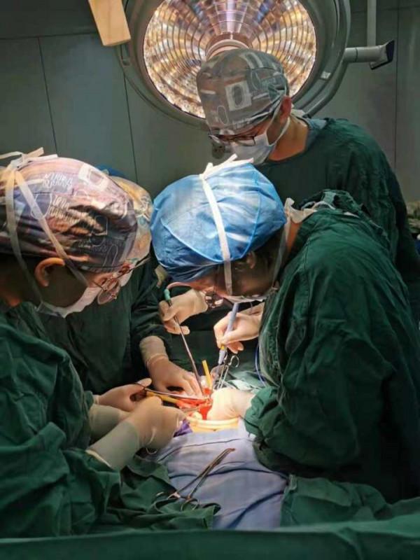 二孩媽媽子宮裡有41個肌瘤，她還能要第三個寶寶嗎？