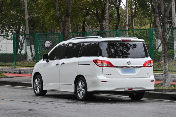 3.5L六缸日產貴士，二手26.98萬，宜商宜家