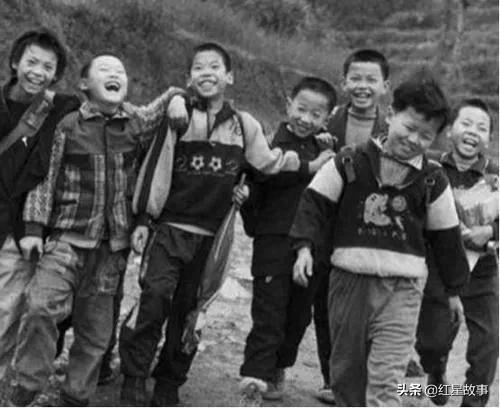 酒杯裡的初心／寫給軍人父親