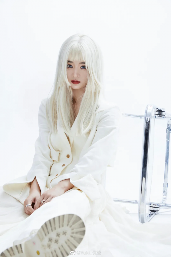 馬丁靴+連衣裙=秋冬王炸組合，顯高顯瘦，時髦慘了