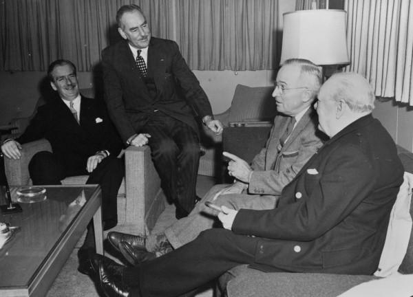 抗美援朝爆發後，毛澤東巧施奇謀，讓臺灣60萬國軍不敢妄動