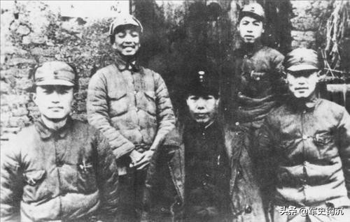 急行軍，皮定均部隊為何人人背個葫蘆？渡河時，才知葫蘆裡賣啥藥