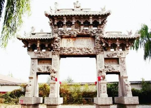 一座縣城許世友打了16天沒攻下來,一小班長出了個主意收奇效 一座縣城許世友打了16天沒攻下來,一小班長出了個主意收奇效