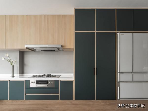 再買房,我一定學她家堅持沙發不靠牆,往前挪40公分,太有遠見了 再買房,我一定學她家堅持沙發不靠牆,往前挪40公分,太有遠見了