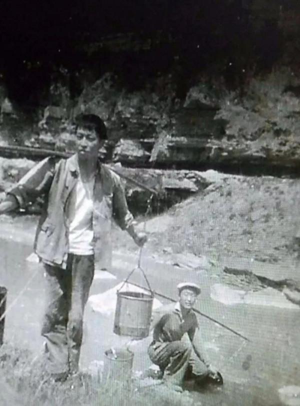 知青趙豐臺：北京小夥插隊陝北，為了農村母女倆，他娶了農村媳婦