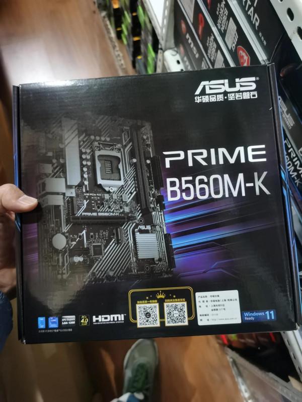 今天有客戶來配了30套電腦