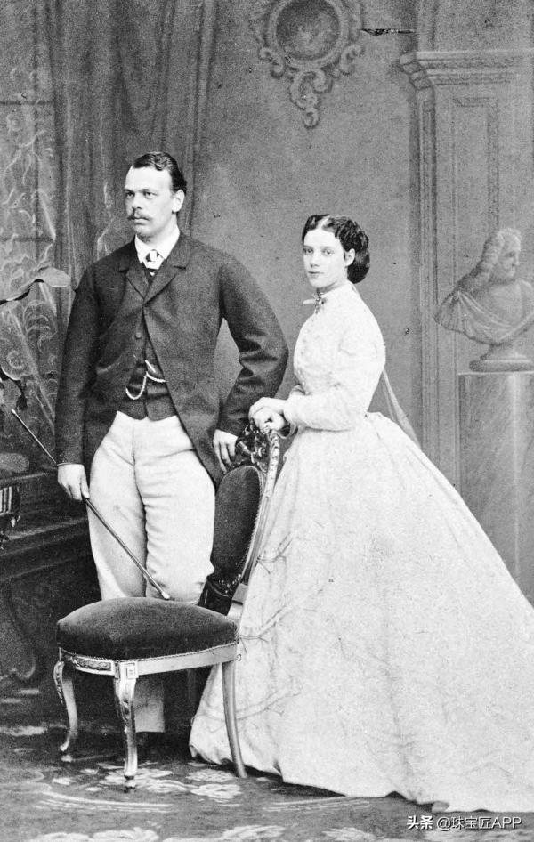 22歲喪子，英國王室覬覦她的珠寶，壕到閃瞎眼的俄國末代皇太后