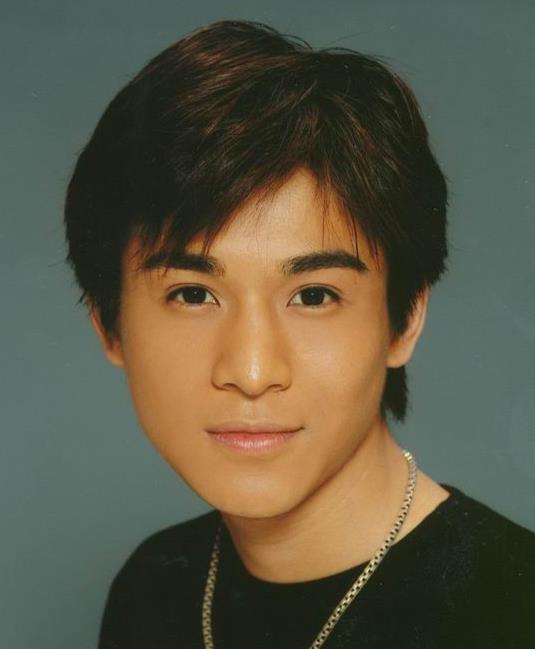 長相帥氣迷人的5位男星，個個不炒作不濫情，堪稱娛樂圈的清流