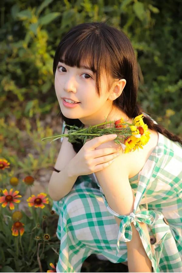 網路紅人：鍾曼菲