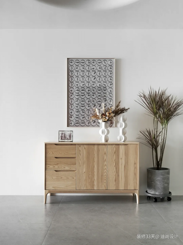 軟膜燈+拱形門+無踢腳線，有娃家庭也能擁有‘純粹極簡宅’