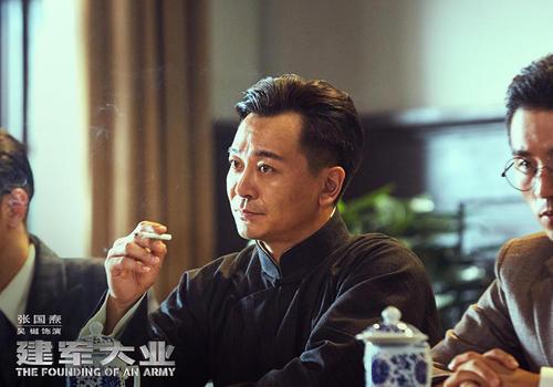 許世友終身不原諒前妻，陳賡把兩人鎖在屋裡，他卻一拳把門打稀爛