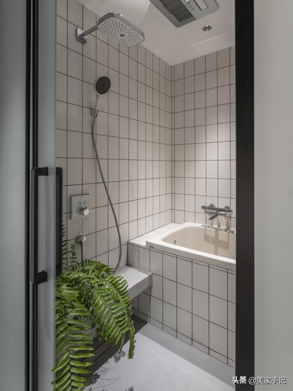 再買房,我一定學她家堅持沙發不靠牆,往前挪40公分,太有遠見了 再買房,我一定學她家堅持沙發不靠牆,往前挪40公分,太有遠見了