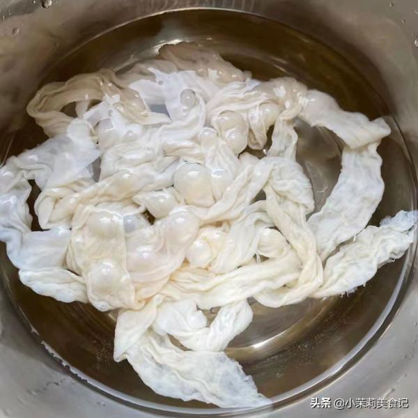 灌香腸怎麼做好吃？賣腸大爺：牢記2放2不放，不膩不腥，越嚼越香