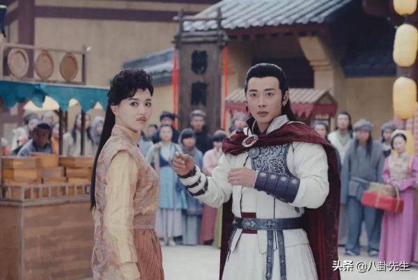 “85花”女扮男裝：楊冪楊穎唐嫣個個濃妝，倪妮劉詩詩有說服力