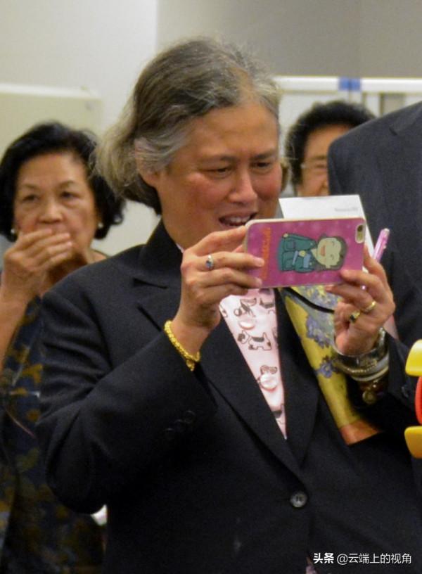 泰王為愛妃放狗咬親妹?約旦上演宮斗大戲,迪拜酋長綁架自己女兒 泰王為愛妃放狗咬親妹?約旦上演宮斗大戲,迪拜酋長綁架自己女兒