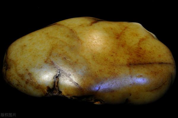 和田玉中的黃沁和黃玉到底是如何區分