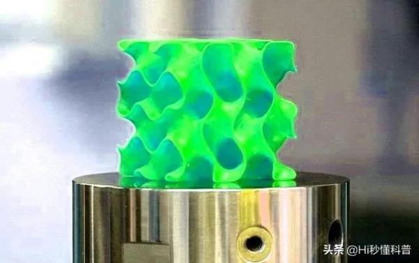 麻省理工研究出革命性材料，比鋼還硬，比塑膠還輕