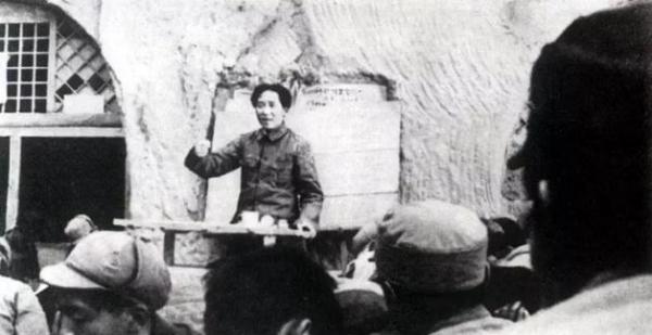 少將李德生追悼會:解放軍抬棺徐行,李訥來送別,老鄉盼將軍歸根 少將李德生追悼會:解放軍抬棺徐行,李訥來送別,老鄉盼將軍歸根