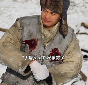 春節檔口碑第一，張藝謀含淚哽咽，張譯無償出演，《狙擊手》燃了