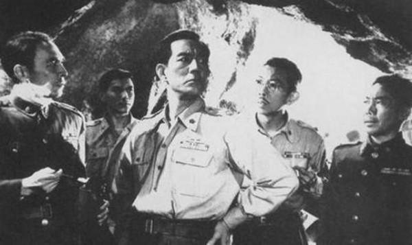 張靈甫之死:被擊斃前沒勇氣自殺,我軍花了400元為他買棺材 張靈甫之死:被擊斃前沒勇氣自殺,我軍花了400元為他買棺材