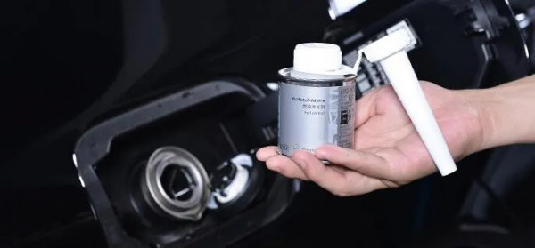 賓士燃油寶多久加一次？