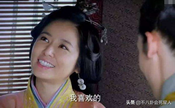 丫頭教&OpenCurlyDoubleQuote;六大丫頭&rdquo;：裝嗲、扮嫩、靠濾鏡磨平皺紋，劉濤自毀口碑