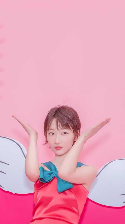 周冬雨時尚穿搭少女感十足 網友們看過她哪些作品評論關注轉發分享