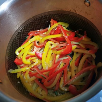 做法簡單零失敗的雞絲涼拌菜,減肥必備 做法簡單零失敗的雞絲涼拌菜,減肥必備