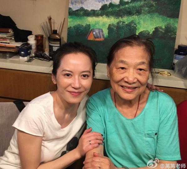 著名錶演藝術家李苒苒曬與丈夫馬精武合照，丈夫瘦削門牙掉了一顆