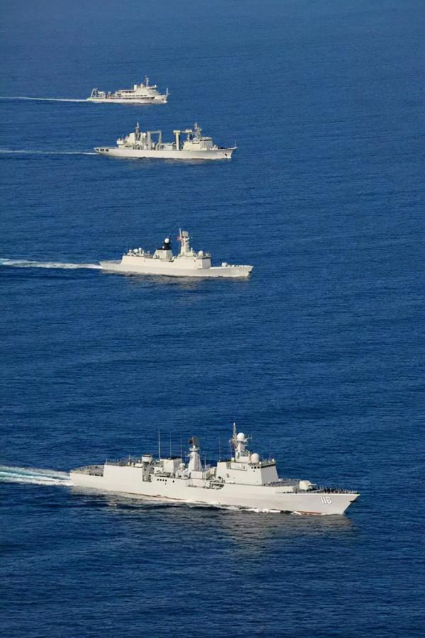 這根“刺”，該拔了！日本準航母跟蹤遼寧艦，針對中方建導彈基地