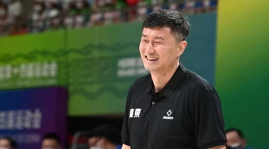 半決賽當訓練賽！廣東替補狂拿63分，杜鋒“一拖四”戰術太歡樂