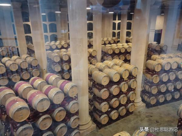 漢EV自駕新疆,探訪亞洲最大葡萄酒地下酒窖,逛完景區還送葡萄酒 漢EV自駕新疆,探訪亞洲最大葡萄酒地下酒窖,逛完景區還送葡萄酒