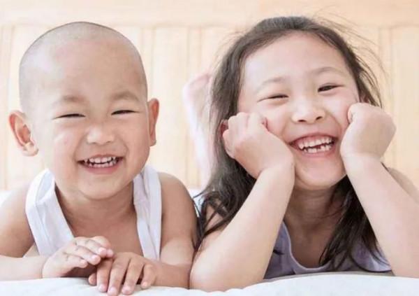 姐姐掏空積蓄只為供弟弟鄧超上學,成名後回贈兩套房,不忘初心 姐姐掏空積蓄只為供弟弟鄧超上學,成名後回贈兩套房,不忘初心