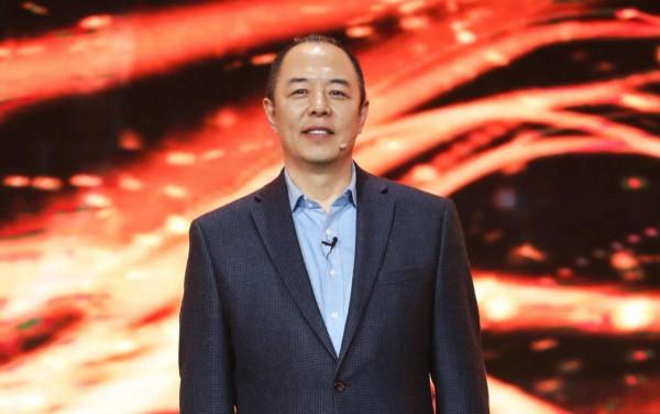 張鐵林：拋妻棄子換國籍，八個女人三個娃，到底是作樂還是作死？