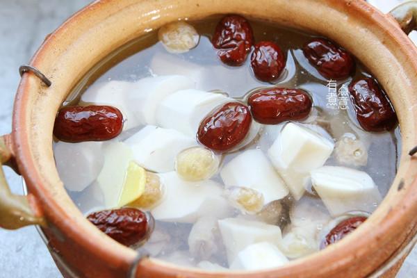 天冷,煲雞湯時多加“1紅1白”,三天兩頭喝一碗,暖身補氣不怕冷 天冷,煲雞湯時多加“1紅1白”,三天兩頭喝一碗,暖身補氣不怕冷