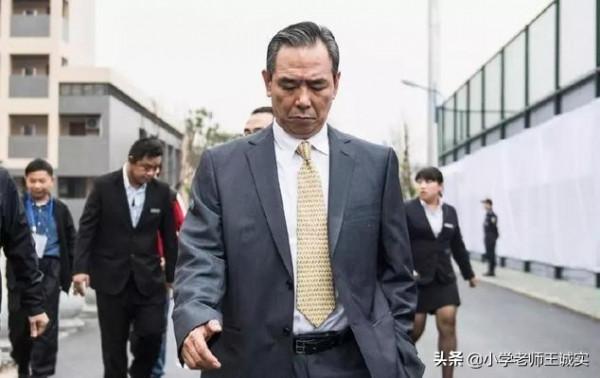 蔡振華,鐵腕的外表下,也有柔情的一面,生活中的他也是模範丈夫 蔡振華,鐵腕的外表下,也有柔情的一面,生活中的他也是模範丈夫