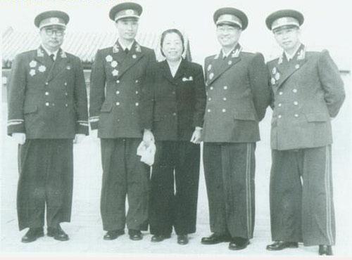 1958年，國防科委成立，聶榮臻兼任主任，4位副主任都是誰？