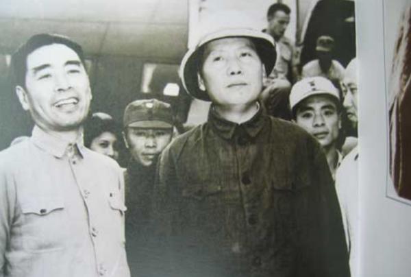 重慶談判前，毛主席李克農設下一計，讓老蔣大罵：中統軍統是飯桶