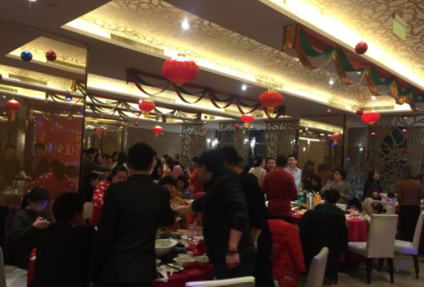 汪小菲在北京開的館子火了,客人都為挺他而來,用料實在價格親民 汪小菲在北京開的館子火了,客人都為挺他而來,用料實在價格親民