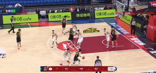 瓊斯砍32分孫銘徽12+12 廣廈大勝深圳豪取4連勝