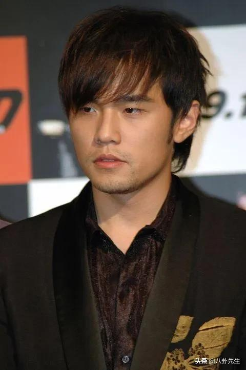 音樂盛典紅毯明星未ps狀態:薛之謙臉圓,鬱可唯卡粉,金子涵發福 音樂盛典紅毯明星未ps狀態:薛之謙臉圓,鬱可唯卡粉,金子涵發福