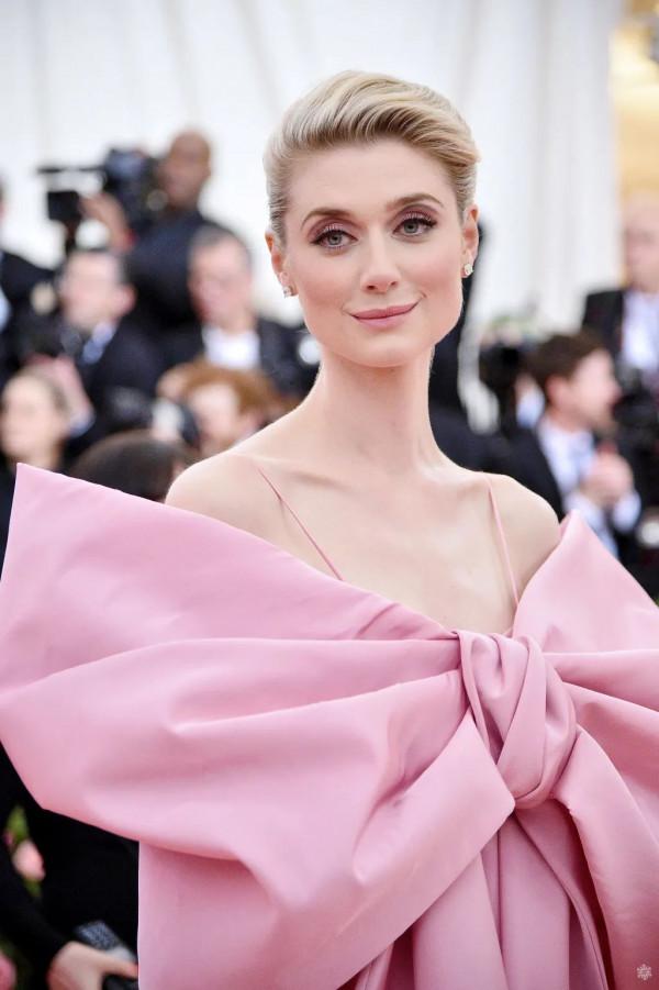 每張路透圖都讓人喊&OpenCurlyDoubleQuote;我的天&rdquo;！是哪個女明星這麼受歡迎？