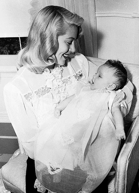 你不知道的好萊塢：經歷八段婚姻的女明星，男友卻被14歲女兒刺死