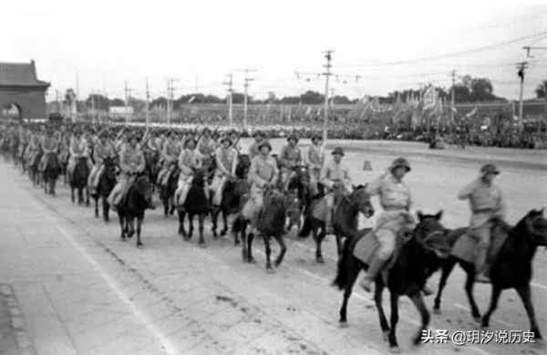 他被戰友稱為當代趙子龍：僅一把空槍，俘虜了一名少將，百名敵軍