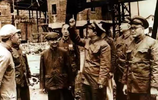 為何劉伯承能夠位列十大元帥第四？這得從他的戰績和為人說起