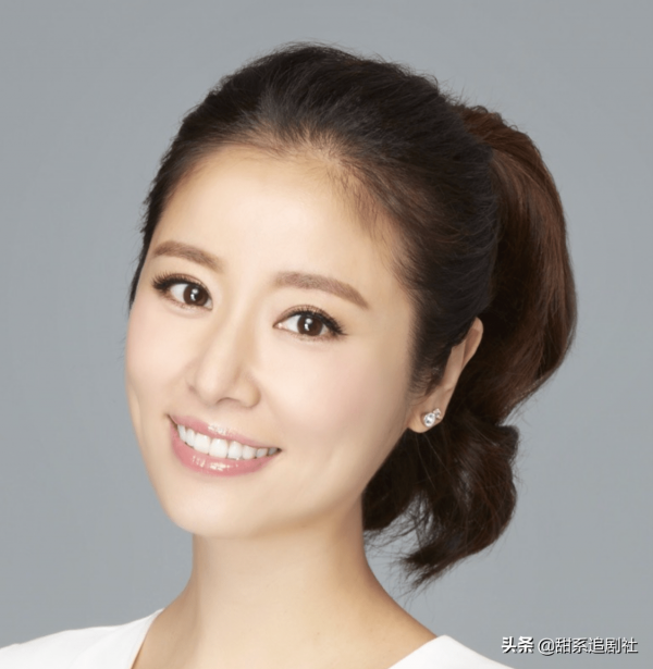 錯過《還珠》23年，原定的小燕子直播痛哭，被批“你演未必能紅”