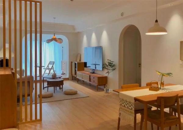 精裝前後的房子差距有多大?他曬出自家裝修,網友:這是一個家嗎 精裝前後的房子差距有多大?他曬出自家裝修,網友:這是一個家嗎