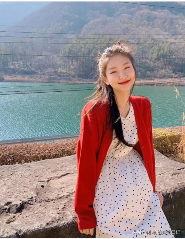 把你的衛衣收起來吧!今年流行穿“奶奶衫”,百搭顯瘦還特時髦 把你的衛衣收起來吧!今年流行穿“奶奶衫”,百搭顯瘦還特時髦