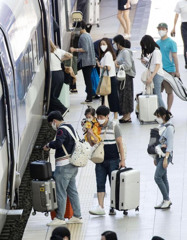 韓國疫情中迎來中秋假期返鄉潮